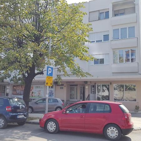 Apartmani Bonaca U Centru Niksica Esterno foto