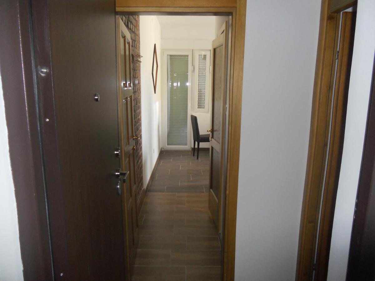 Apartmani Bonaca U Centru Niksica Esterno foto