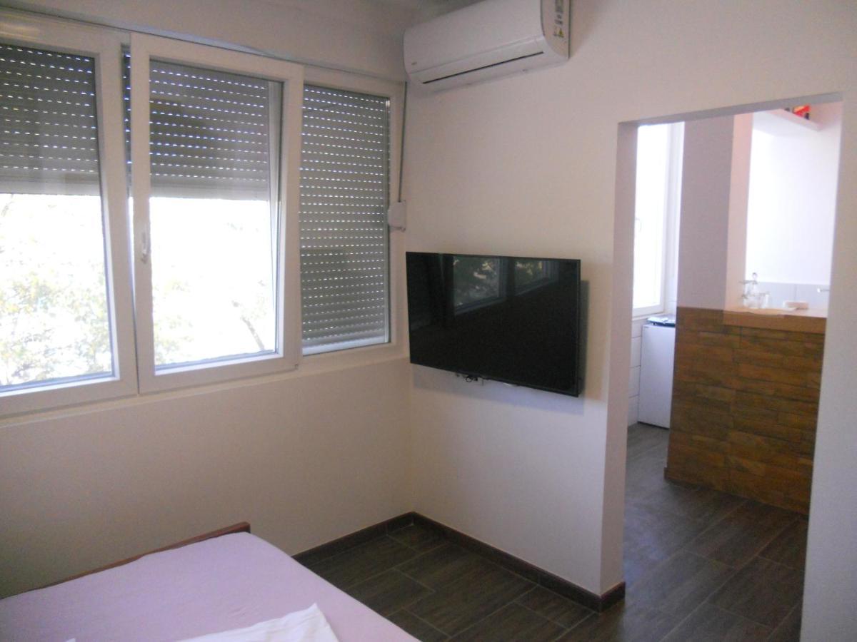 Apartmani Bonaca U Centru Niksica Esterno foto